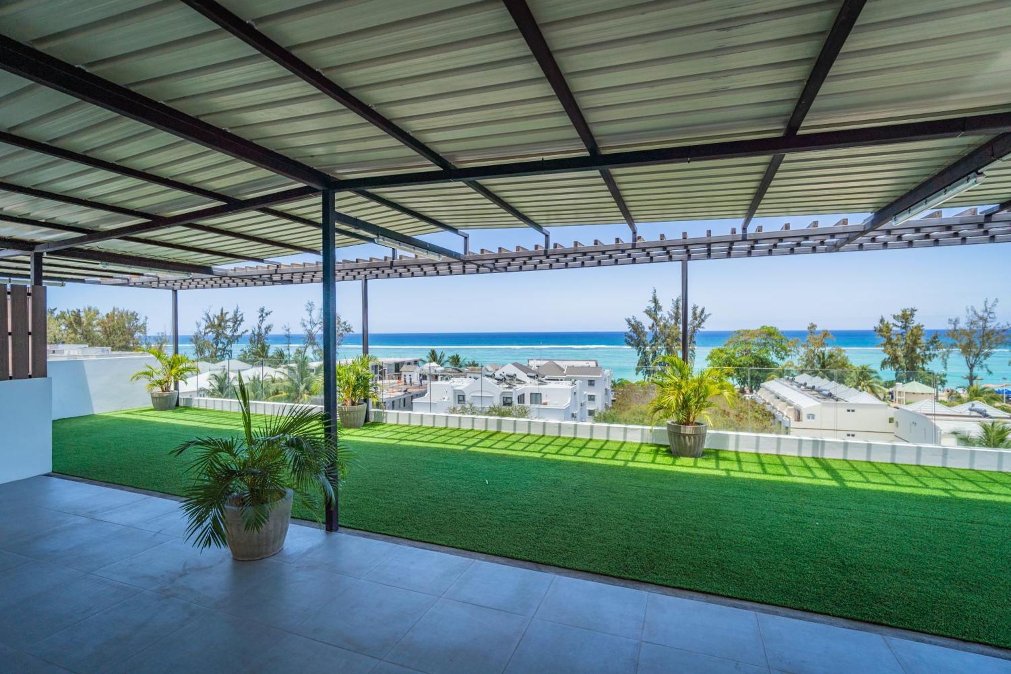Driftwood Beach Apartment "Oasis In Paradise" Flic en Flac Exterior photo